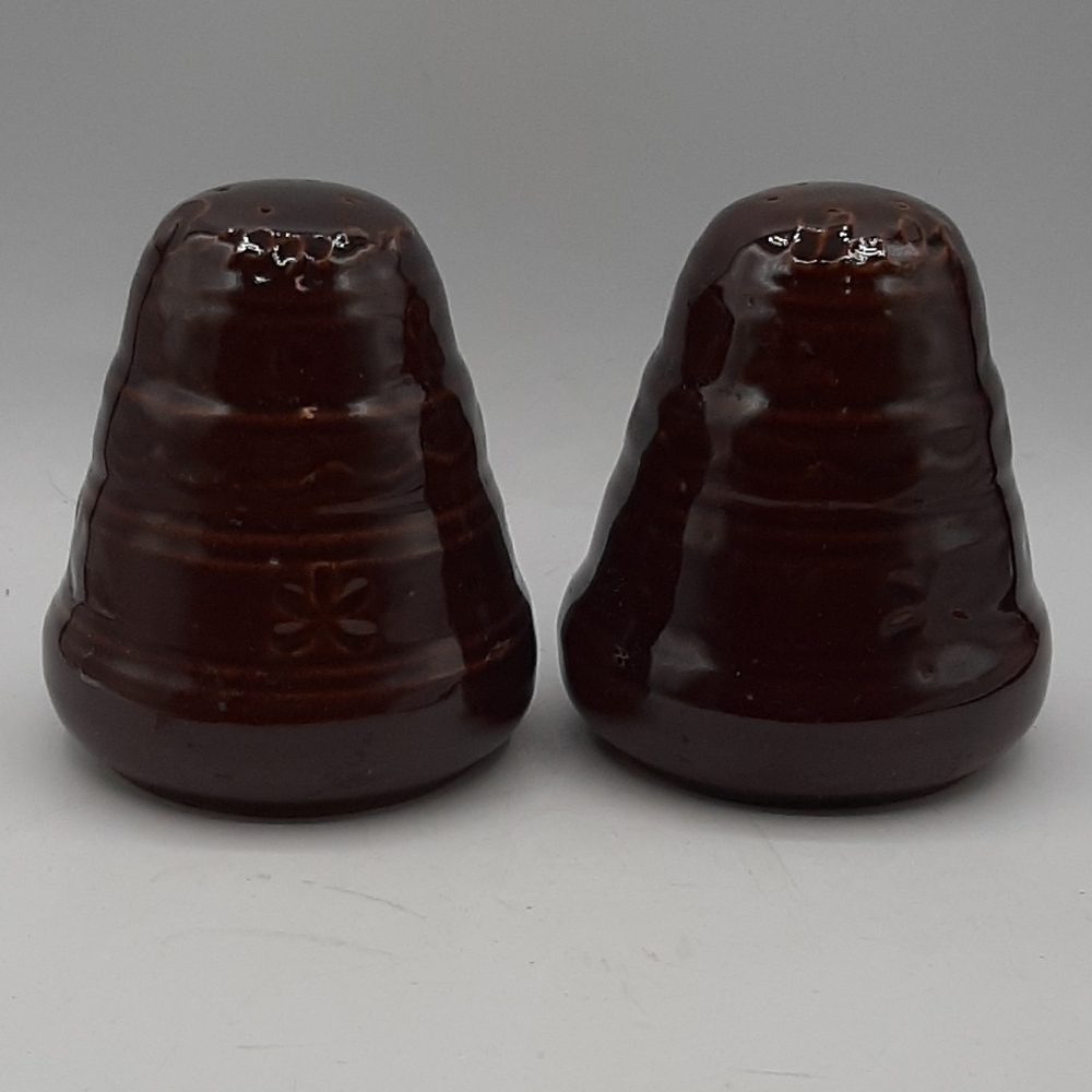 Marcrest Daisy Dot Stoneware Salt And Pepper Shakers Vintage 3 3/4" Tall